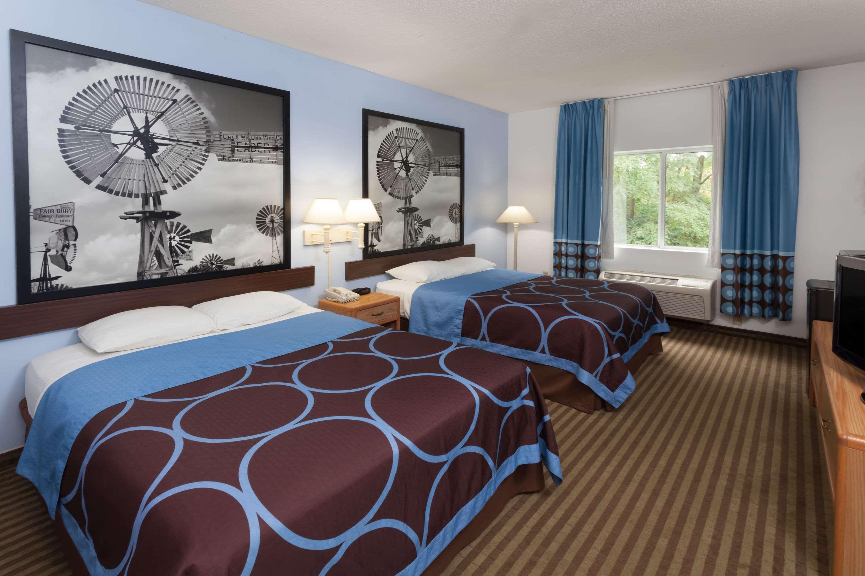 Super 8 By Wyndham Huntington Hotell Eksteriør bilde